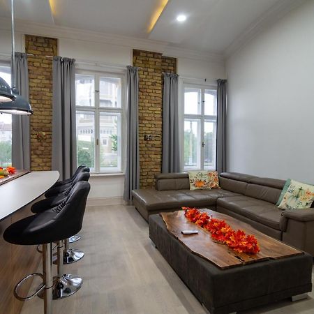 Tower Szeged Belvarosi Exkluziv Panoramas Apartman - Free Parking Dış mekan fotoğraf